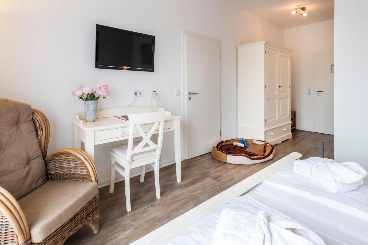 Hotel, Restaurant, Cafe Pharisaeerhof - Nordseeurlaub Mit Hund Нордштранд Экстерьер фото