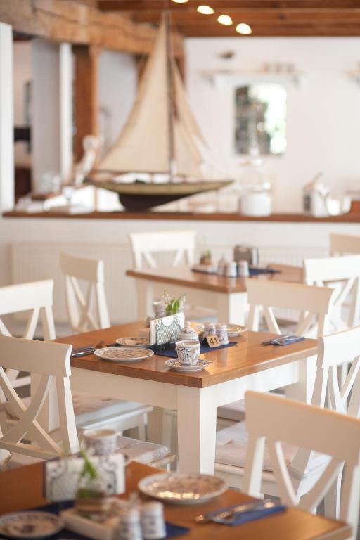 Hotel, Restaurant, Cafe Pharisaeerhof - Nordseeurlaub Mit Hund Нордштранд Экстерьер фото