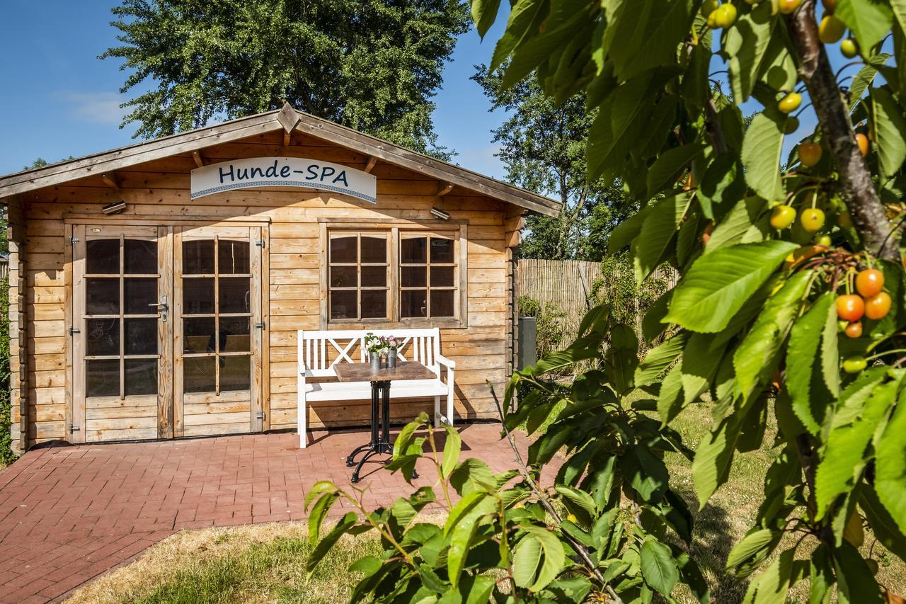 Hotel, Restaurant, Cafe Pharisaeerhof - Nordseeurlaub Mit Hund Нордштранд Экстерьер фото